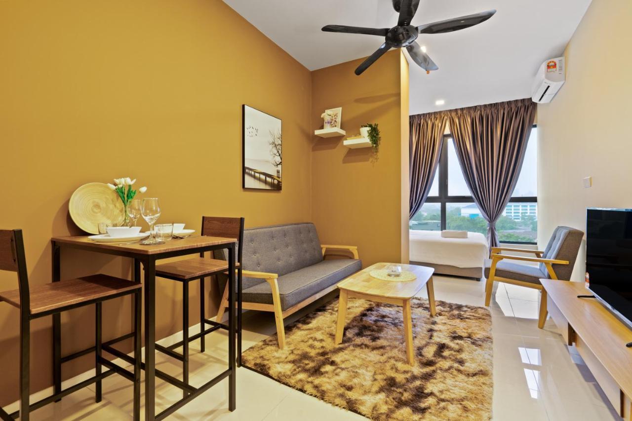 Highpark Suites In Petaling Jaya, Kelana Jaya By Plush Kampong Baharu Sungai Way Екстер'єр фото